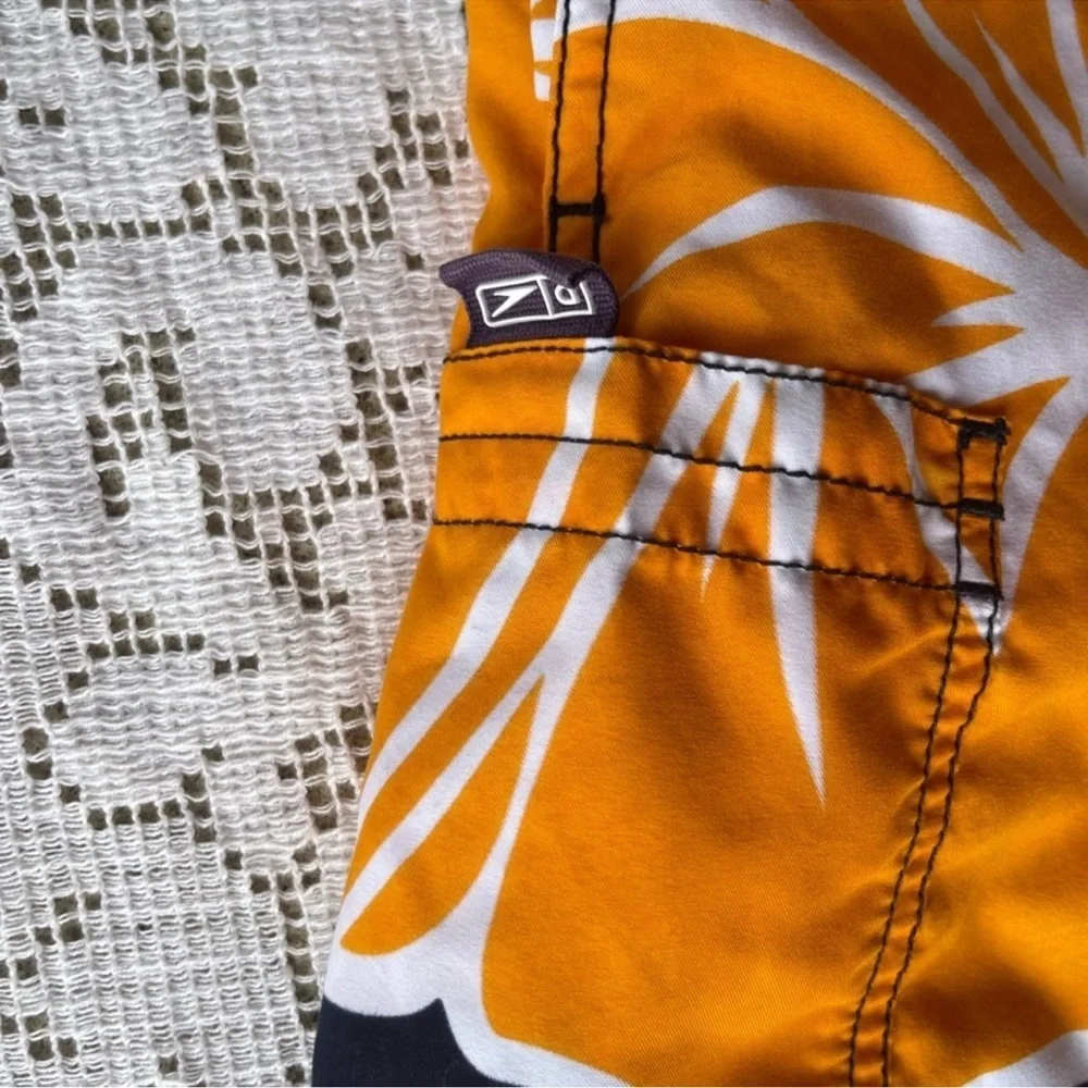 Speedo Men's Swim Shorts Black w/Orange Floral Design Mesh Lined pockets medium